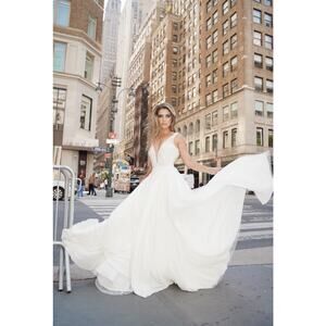 Donata by Rosa Clará Off White Lace Tulle A-Line Wedding Dress